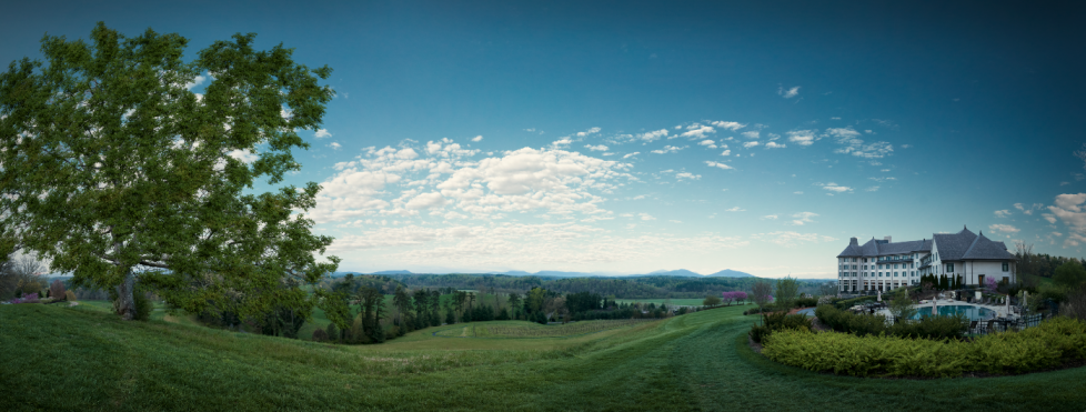 Picture of the Biltmore grounds and house from afar